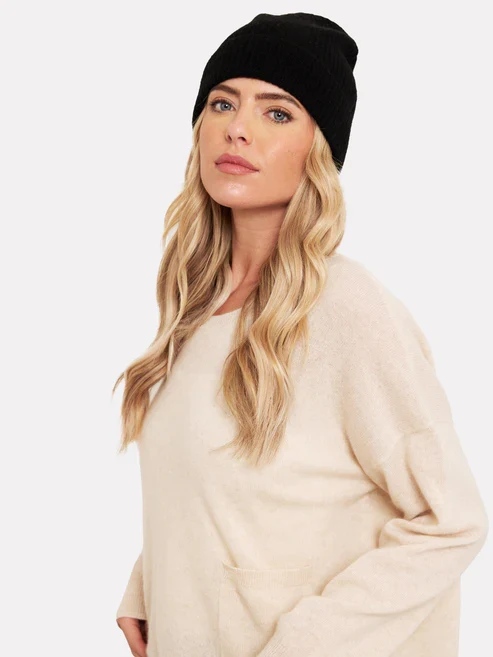 BLACK BEANIE