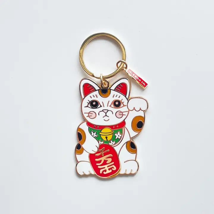 WHITE LUCKY CAT KEYCHAIN